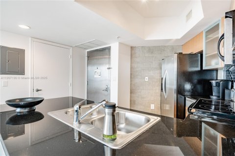 Copropriété à louer à Miami, Floride: 2 chambres, 97.36 m2 № 17215 - photo 6