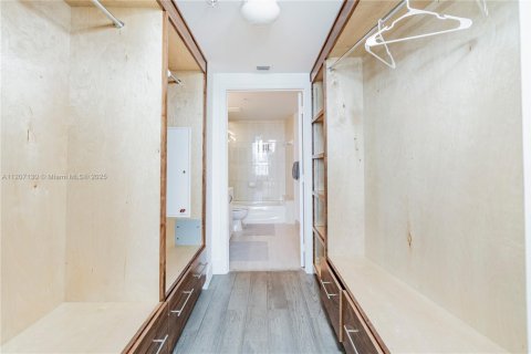 Copropriété à louer à Miami, Floride: 2 chambres, 97.36 m2 № 17215 - photo 20