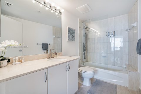 Copropriété à louer à Miami, Floride: 2 chambres, 97.36 m2 № 17215 - photo 25