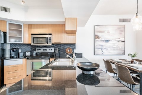 Copropriété à louer à Miami, Floride: 2 chambres, 97.36 m2 № 17215 - photo 3