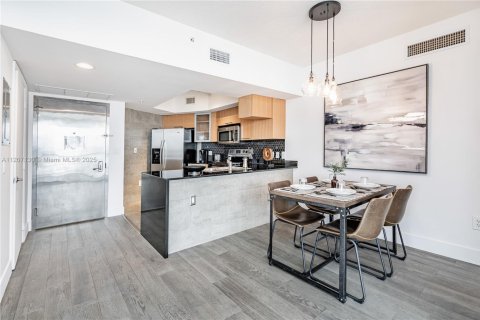 Copropriété à louer à Miami, Floride: 2 chambres, 97.36 m2 № 17215 - photo 8