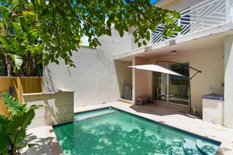 Adosado en venta en Miami, Florida, 3 dormitorios, 198.25 m2 № 1942513 - foto 10