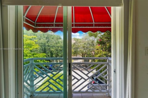 Adosado en venta en Miami, Florida, 3 dormitorios, 198.25 m2 № 1942513 - foto 15