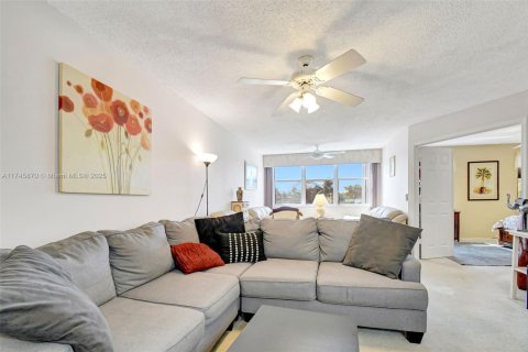 Copropriété à vendre à Sunrise, Floride: 2 chambres, 104.98 m2 № 1736178 - photo 16