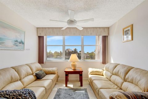 Copropriété à vendre à Sunrise, Floride: 2 chambres, 104.98 m2 № 1736178 - photo 20