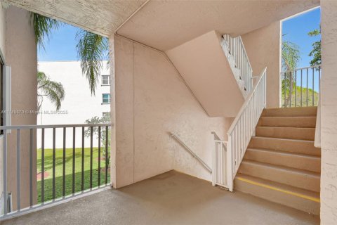 Copropriété à vendre à Sunrise, Floride: 2 chambres, 104.98 m2 № 1736178 - photo 5