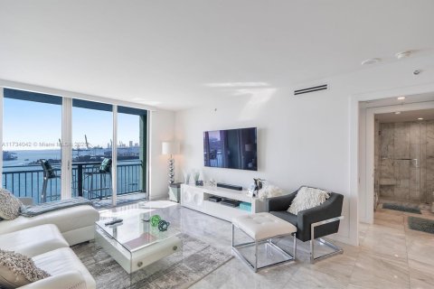 Condominio en alquiler en Miami Beach, Florida, 1 dormitorio, 72.46 m2 № 1993747 - foto 2