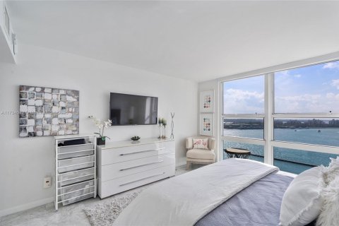 Condominio en alquiler en Miami Beach, Florida, 1 dormitorio, 72.46 m2 № 1993747 - foto 10