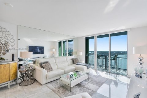 Condominio en alquiler en Miami Beach, Florida, 1 dormitorio, 72.46 m2 № 1993747 - foto 3