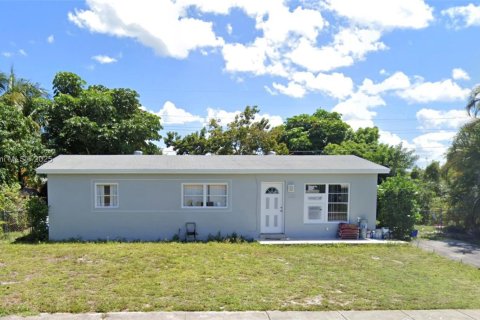 House in Miami, Florida 3 bedrooms, 94.02 sq.m. № 1752470 - photo 1