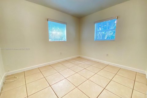 House in Miami, Florida 3 bedrooms, 94.02 sq.m. № 1752470 - photo 14
