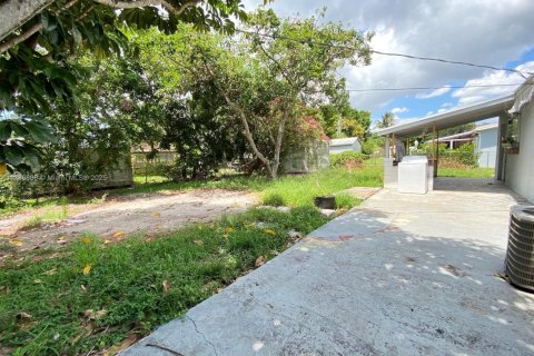 House in Miami, Florida 3 bedrooms, 94.02 sq.m. № 1752470 - photo 18