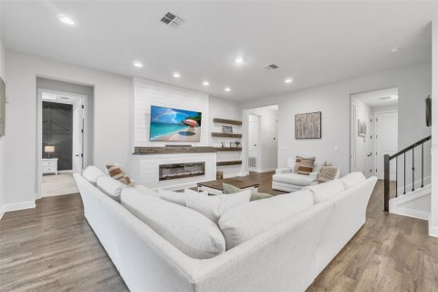 House in Winter Garden, Florida 5 bedrooms, 340.77 sq.m. № 1835186 - photo 7