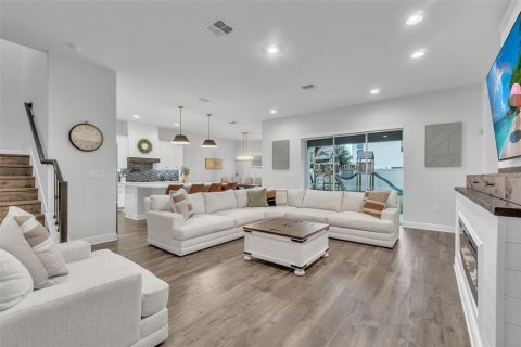 House in Winter Garden, Florida 5 bedrooms, 340.77 sq.m. № 1835186 - photo 6