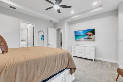 House in Winter Garden, Florida 5 bedrooms, 340.77 sq.m. № 1835186 - photo 19