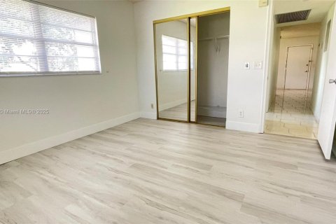 Condominio en venta en Pembroke Pines, Florida, 2 dormitorios, 88.63 m2 № 1710974 - foto 12