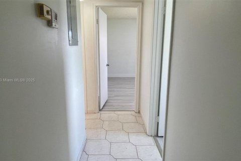Condominio en venta en Pembroke Pines, Florida, 2 dormitorios, 88.63 m2 № 1710974 - foto 9
