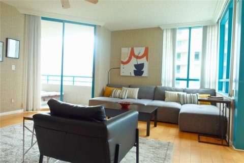 Condo in Clearwater, Florida, 2 bedrooms  № 1786891 - photo 12