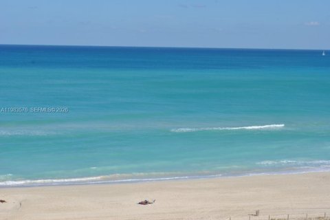 Condominio en Miami Beach, Florida, 2 dormitorios № 2049424