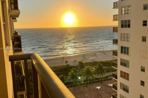 Condominio en alquiler en Miami Beach, Florida, 2 dormitorios, 118.08 m2 № 2049424 - foto 2