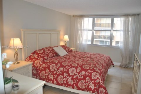 Condominio en alquiler en Miami Beach, Florida, 2 dormitorios, 118.08 m2 № 2049424 - foto 9