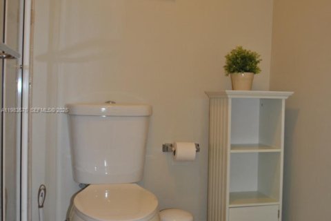 Condominio en alquiler en Miami Beach, Florida, 2 dormitorios, 118.08 m2 № 2049424 - foto 17