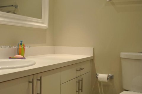 Condominio en alquiler en Miami Beach, Florida, 2 dormitorios, 118.08 m2 № 2049424 - foto 21