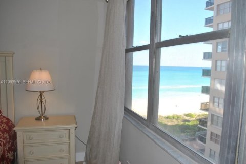 Condominio en alquiler en Miami Beach, Florida, 2 dormitorios, 118.08 m2 № 2049424 - foto 10