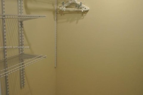 Condominio en alquiler en Miami Beach, Florida, 2 dormitorios, 118.08 m2 № 2049424 - foto 13