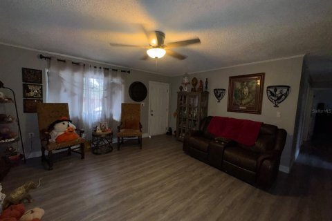 House in Astatula, Florida 3 bedrooms, 140.47 sq.m. № 2410494 - photo 15