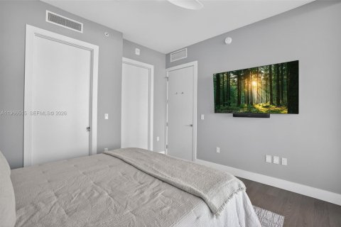 Condo in Miami Beach, Florida, 2 bedrooms № 2081312 - photo 18