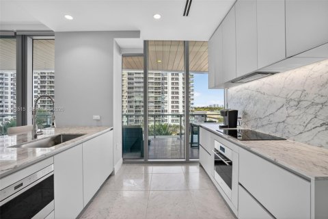 Condo in Miami Beach, Florida, 2 bedrooms № 2081312 - photo 15