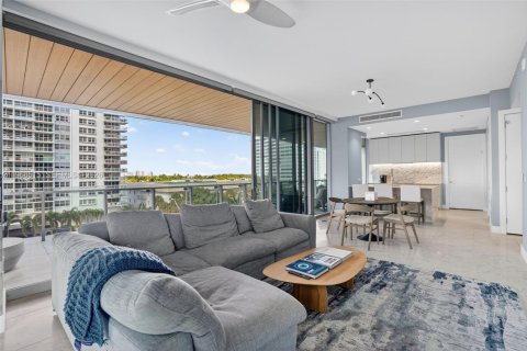 Condo in Miami Beach, Florida, 2 bedrooms № 2081312 - photo 2