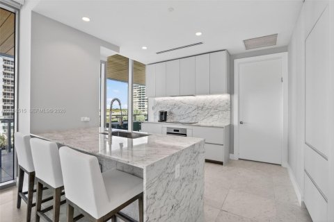 Condo in Miami Beach, Florida, 2 bedrooms № 2081312 - photo 14