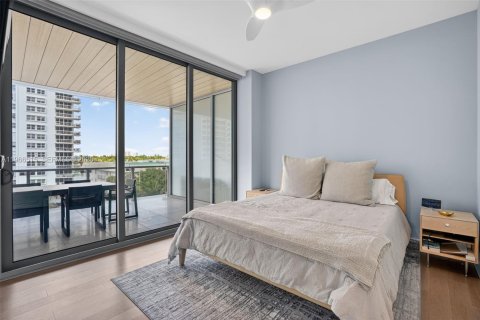 Condo in Miami Beach, Florida, 2 bedrooms № 2081312 - photo 17
