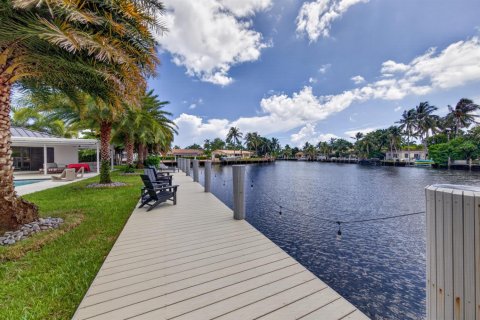 House in Wilton Manors, Florida 3 bedrooms, 230.21 sq.m. № 2370368 - photo 10
