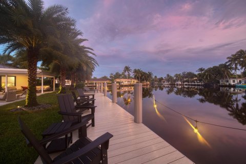 House in Wilton Manors, Florida 3 bedrooms, 230.21 sq.m. № 2370368 - photo 8