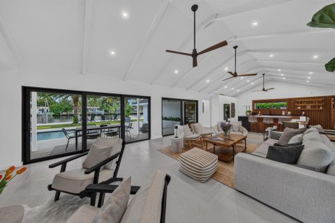 House in Wilton Manors, Florida 3 bedrooms, 230.21 sq.m. № 2370368 - photo 24