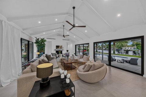 House in Wilton Manors, Florida 3 bedrooms, 230.21 sq.m. № 2370368 - photo 26