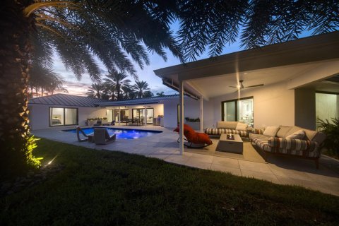 House in Wilton Manors, Florida 3 bedrooms, 230.21 sq.m. № 2370368 - photo 23