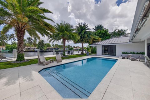 House in Wilton Manors, Florida 3 bedrooms, 230.21 sq.m. № 2370368 - photo 13