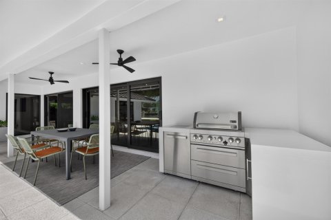 House in Wilton Manors, Florida 3 bedrooms, 230.21 sq.m. № 2370368 - photo 17
