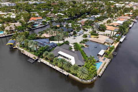 House in Wilton Manors, Florida 3 bedrooms, 230.21 sq.m. № 2370368 - photo 6