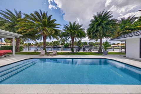 House in Wilton Manors, Florida 3 bedrooms, 230.21 sq.m. № 2370368 - photo 14