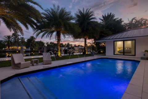 House in Wilton Manors, Florida 3 bedrooms, 230.21 sq.m. № 2370368 - photo 22