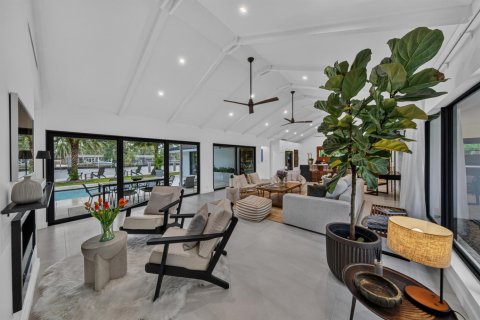 House in Wilton Manors, Florida 3 bedrooms, 230.21 sq.m. № 2370368 - photo 27