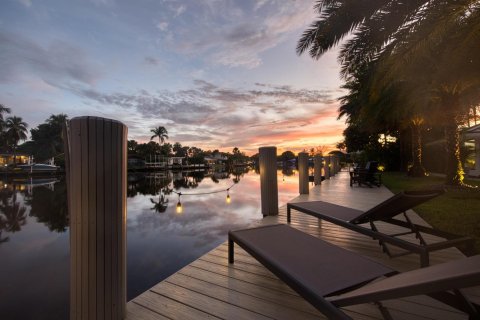 House in Wilton Manors, Florida 3 bedrooms, 230.21 sq.m. № 2370368 - photo 9