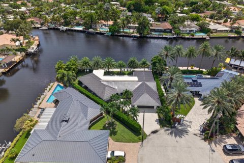 House in Wilton Manors, Florida 3 bedrooms, 230.21 sq.m. № 2370368 - photo 3