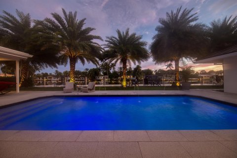 House in Wilton Manors, Florida 3 bedrooms, 230.21 sq.m. № 2370368 - photo 15