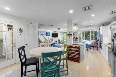 Townhouse in Daytona Beach Shores, Florida 3 bedrooms, 164.62 sq.m. № 1805782 - photo 24